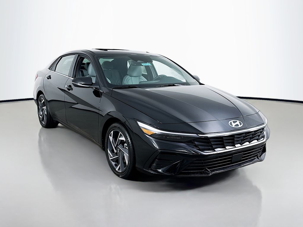 2025 Hyundai Elantra Limited's photo