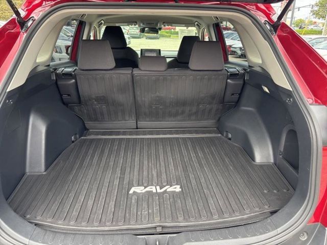 2022 Toyota RAV4 Hybrid XLE photo 27