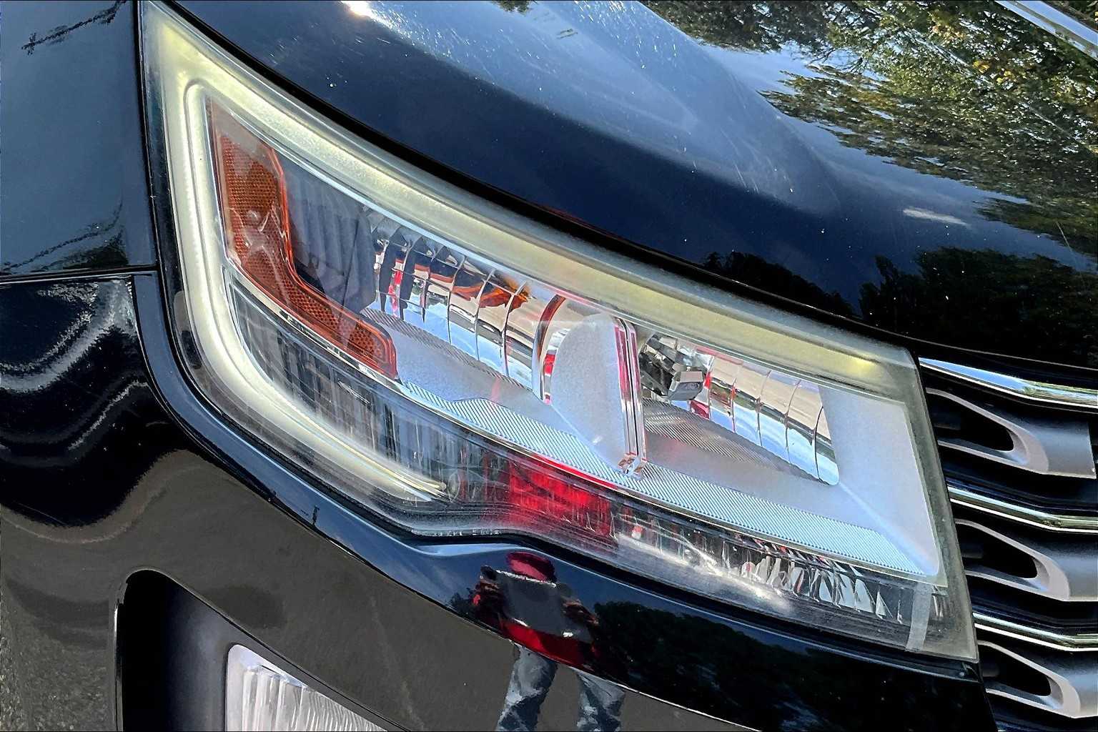 2017 Ford Explorer XLT photo 25