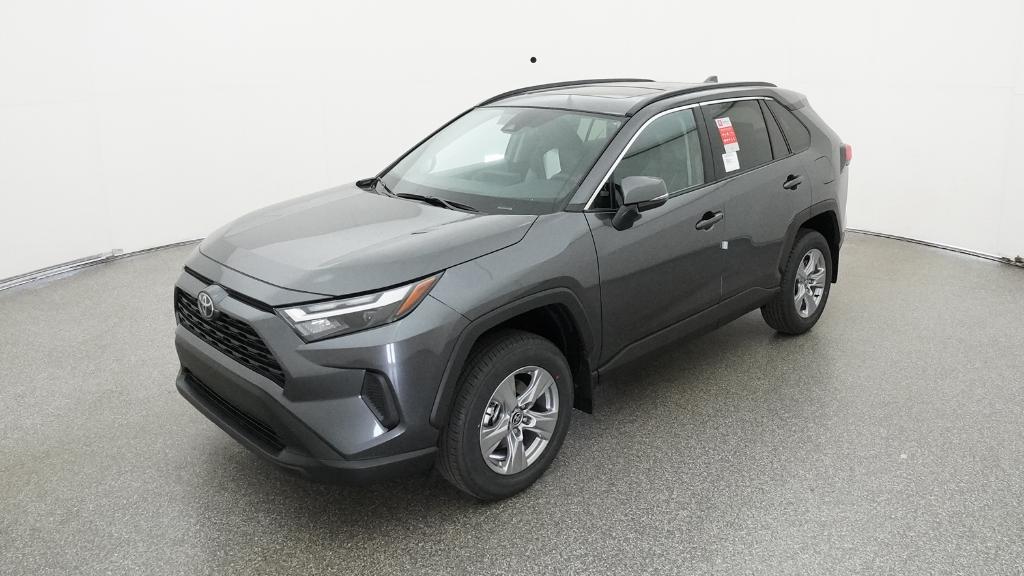 2025 Toyota RAV4 XLE's photo