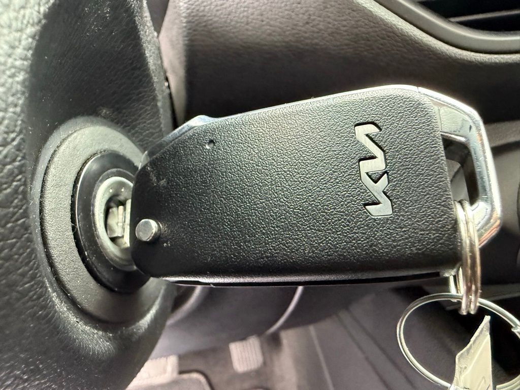 2022 Kia Forte LXS photo 29