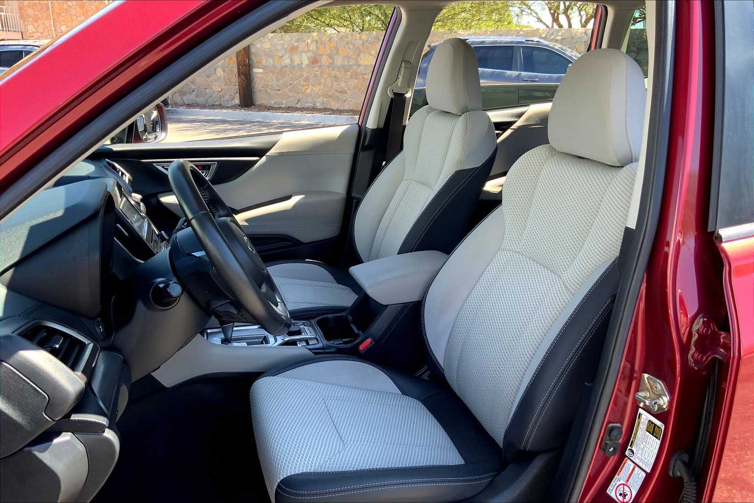 2020 Subaru Forester Premium photo 7