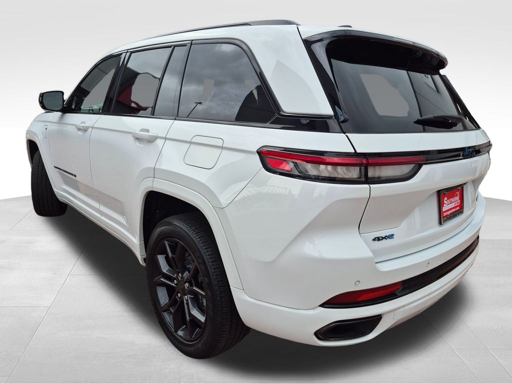 2023 Jeep Cherokee 4xe photo 2