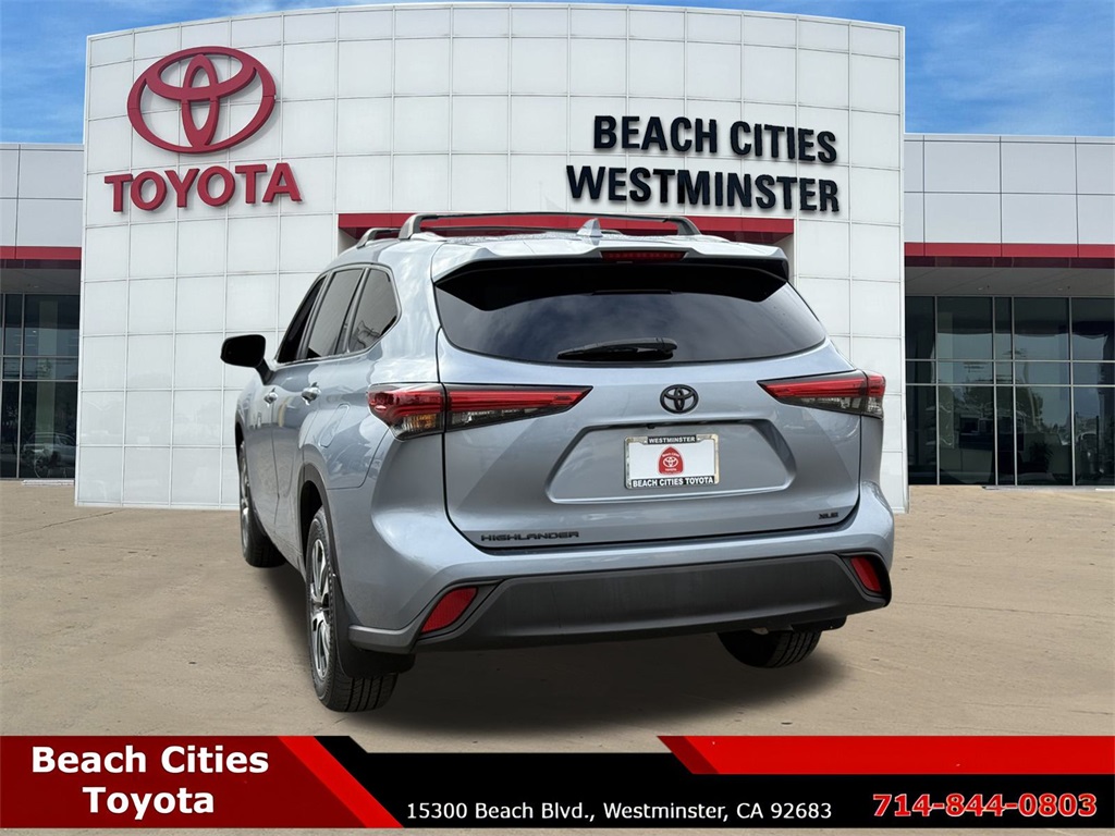 2023 Toyota Highlander XLE photo 8