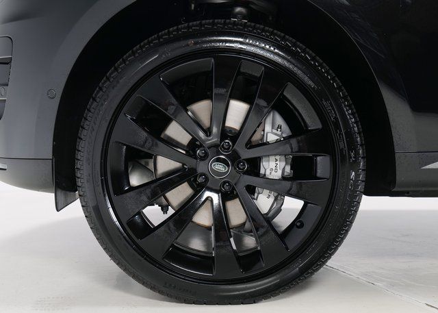 2025 Land Rover Range Rover Sport SE photo 9