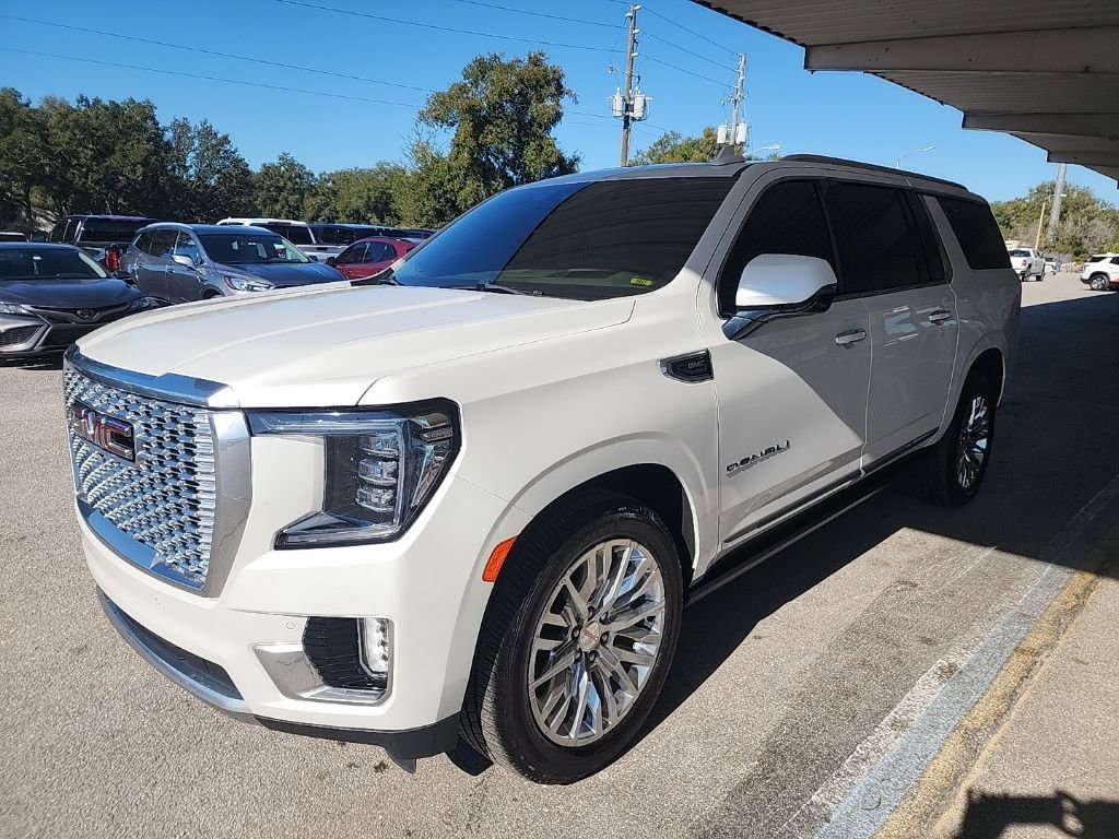 2023 GMC Yukon XL Denali's photo