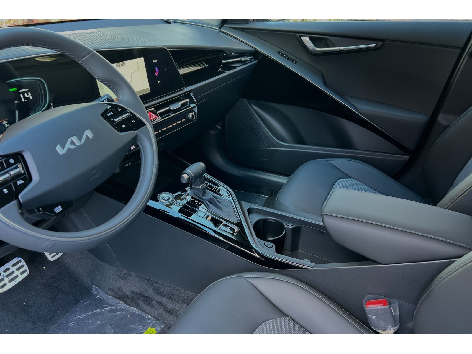 2025 Kia Niro EX Touring photo 7