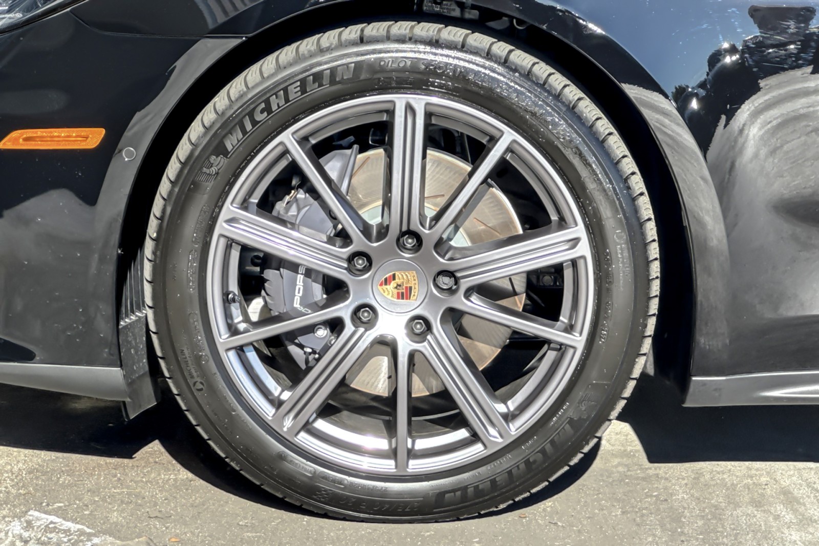 2025 Porsche Panamera 4 photo 25