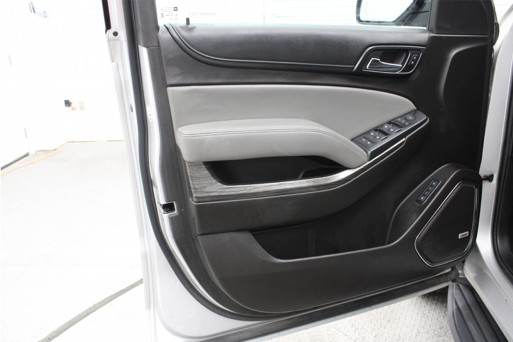 2018 Chevrolet Tahoe LT photo 4