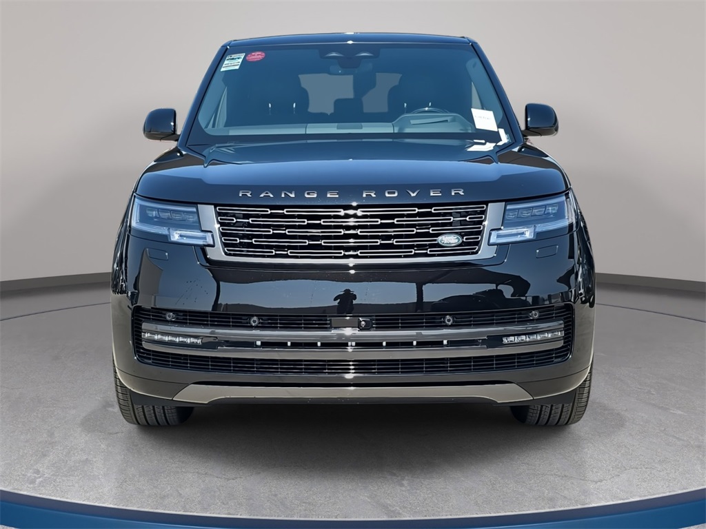 2025 Land Rover Range Rover SE photo 2