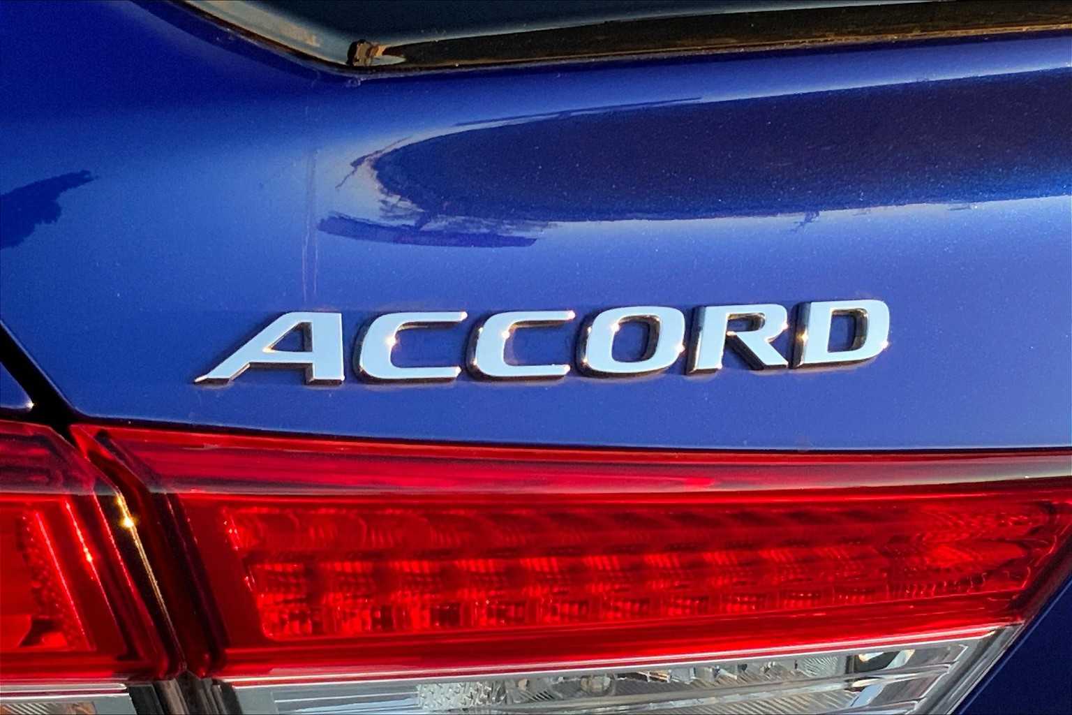 2022 Honda Accord Sport photo 9