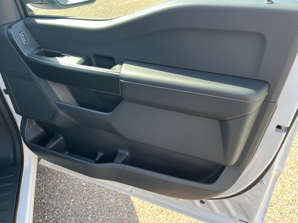 2025 Ford F-150 STX photo 19