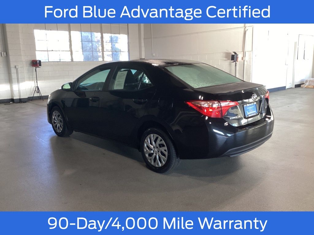 2019 Toyota Corolla LE photo 3