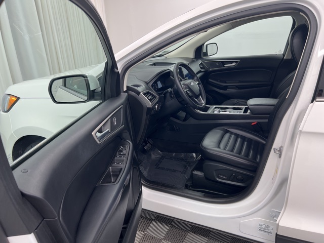 2022 Ford Edge SEL photo 12