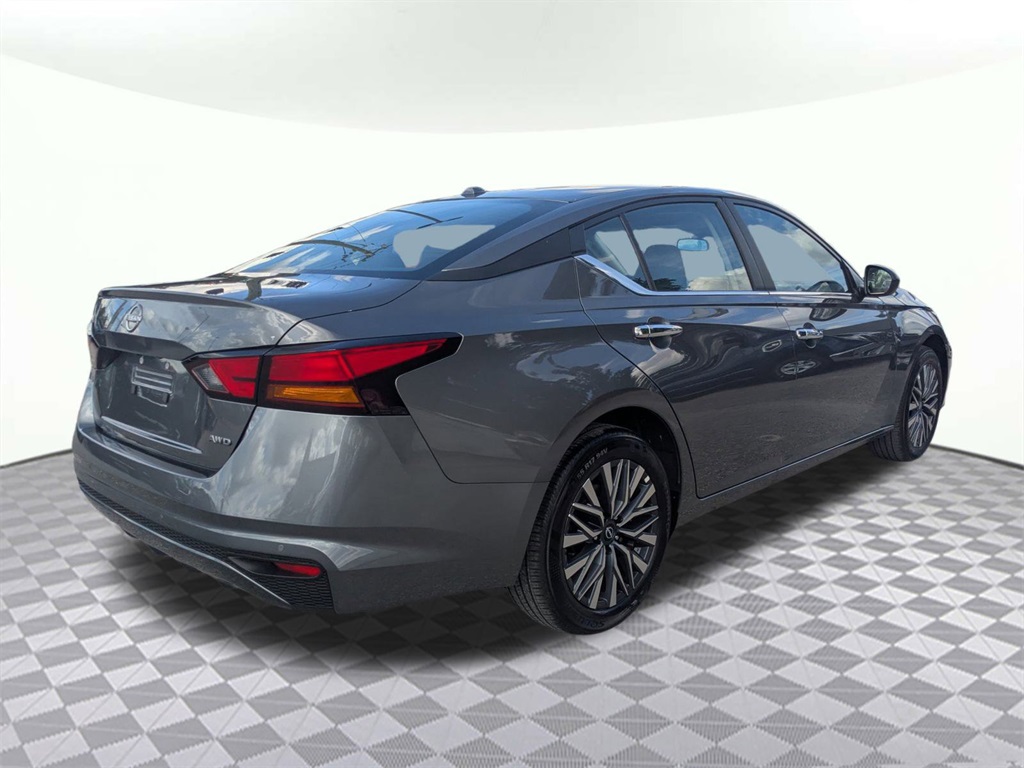 2025 Nissan Altima 2.5 SV photo 3