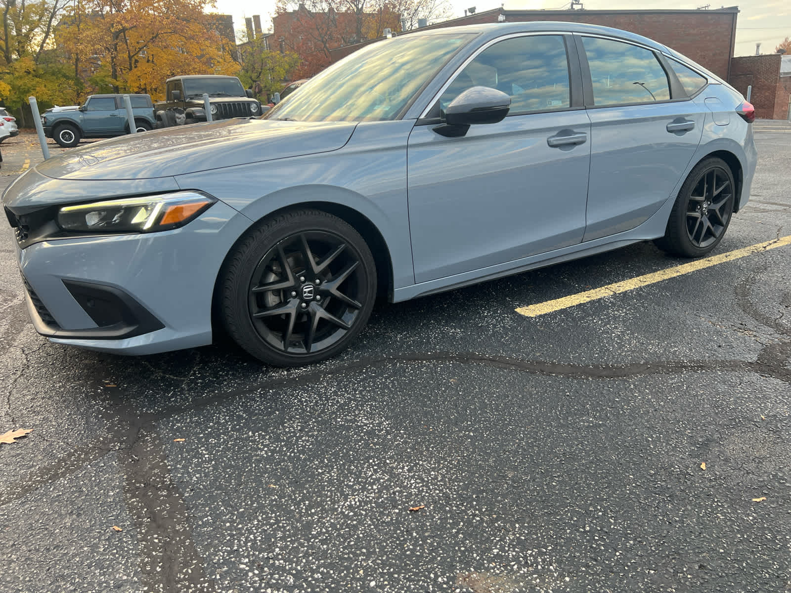 2022 Honda Civic Hatchback Sport Touring photo 2