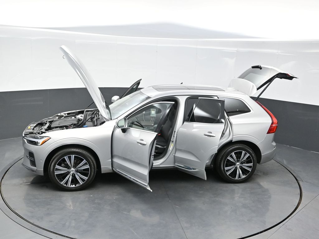 2023 Volvo XC60 B5 Plus photo 39
