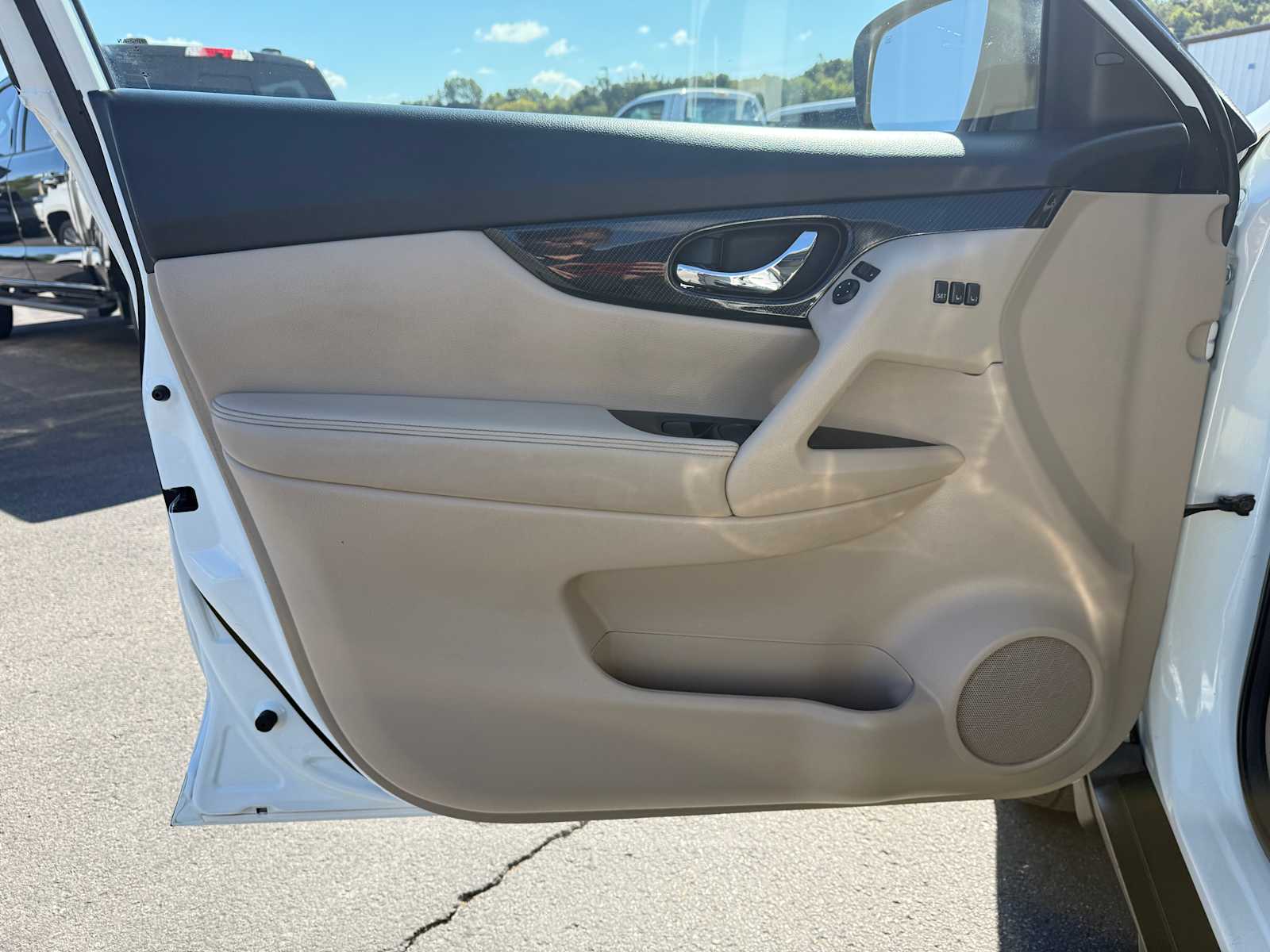 2018 Nissan Rogue SL photo 13