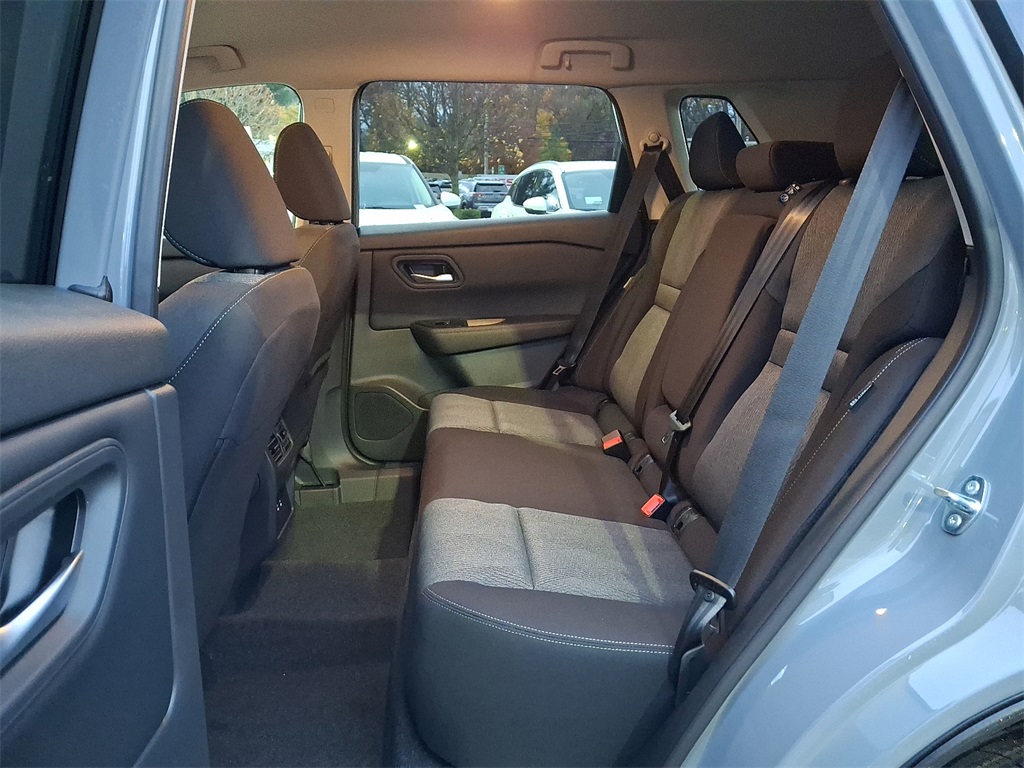 2026 Nissan Rogue SV photo 3