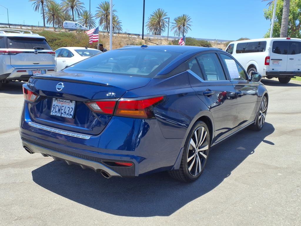 2022 Nissan Altima 2.5 SR photo 3