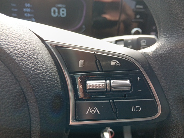 2024 Kia Seltos LX photo 7
