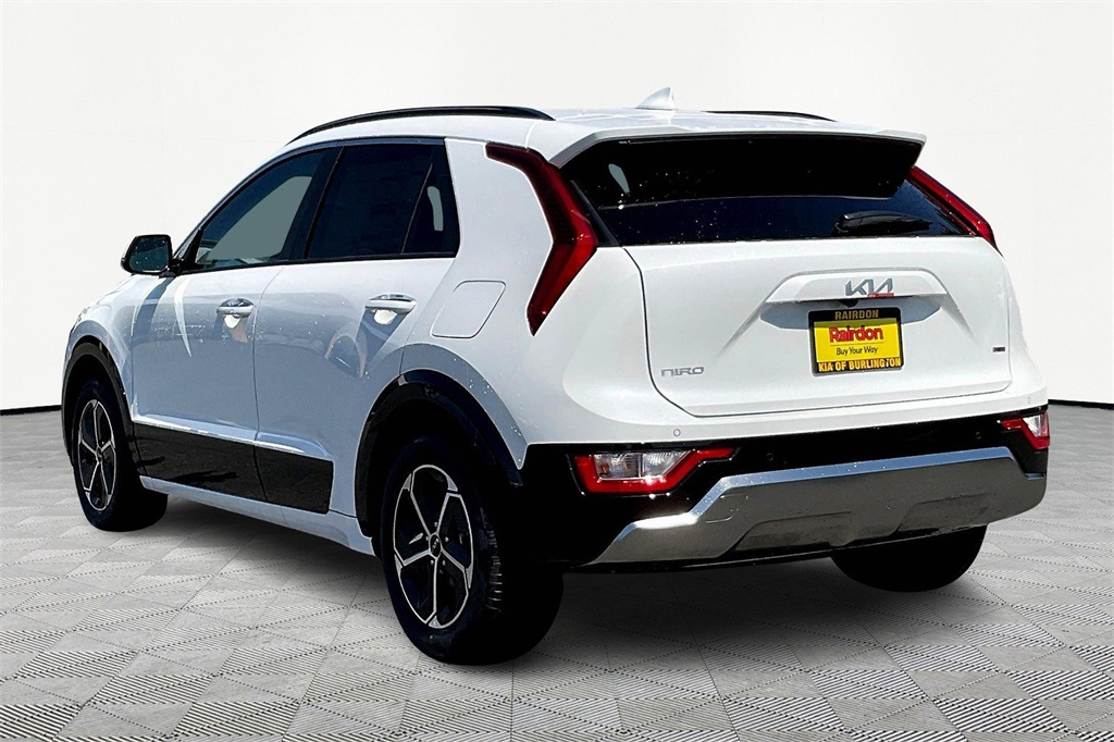 2025 Kia Niro SX photo 3