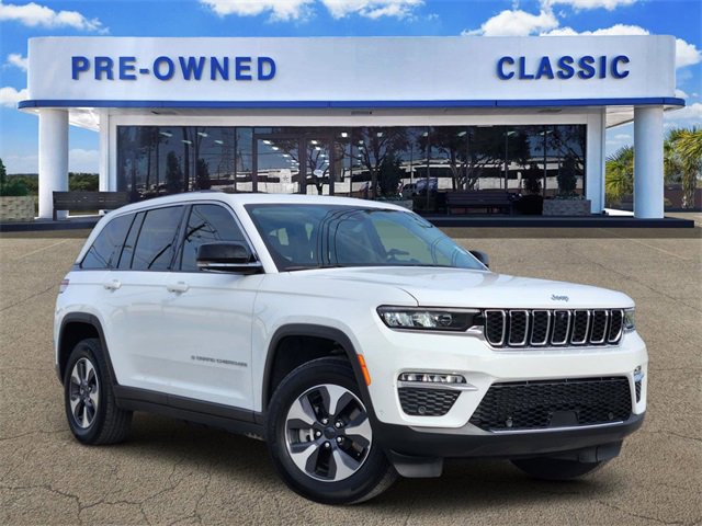 2022 Jeep Grand Cherokee 4xe's photo