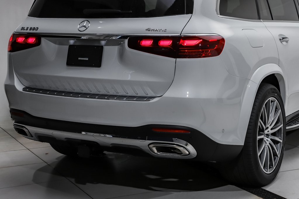 2026 Mercedes Benz GLS 580 4MATIC photo 4