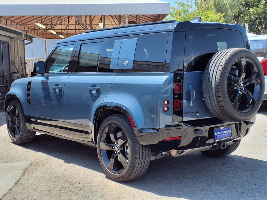 2023 Land Rover Defender X-Dynamic SE photo 3
