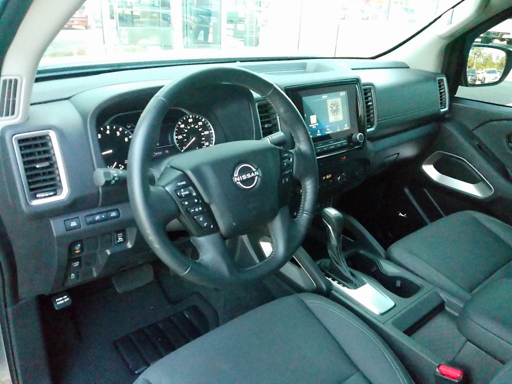 2024 Nissan Frontier SV photo 10