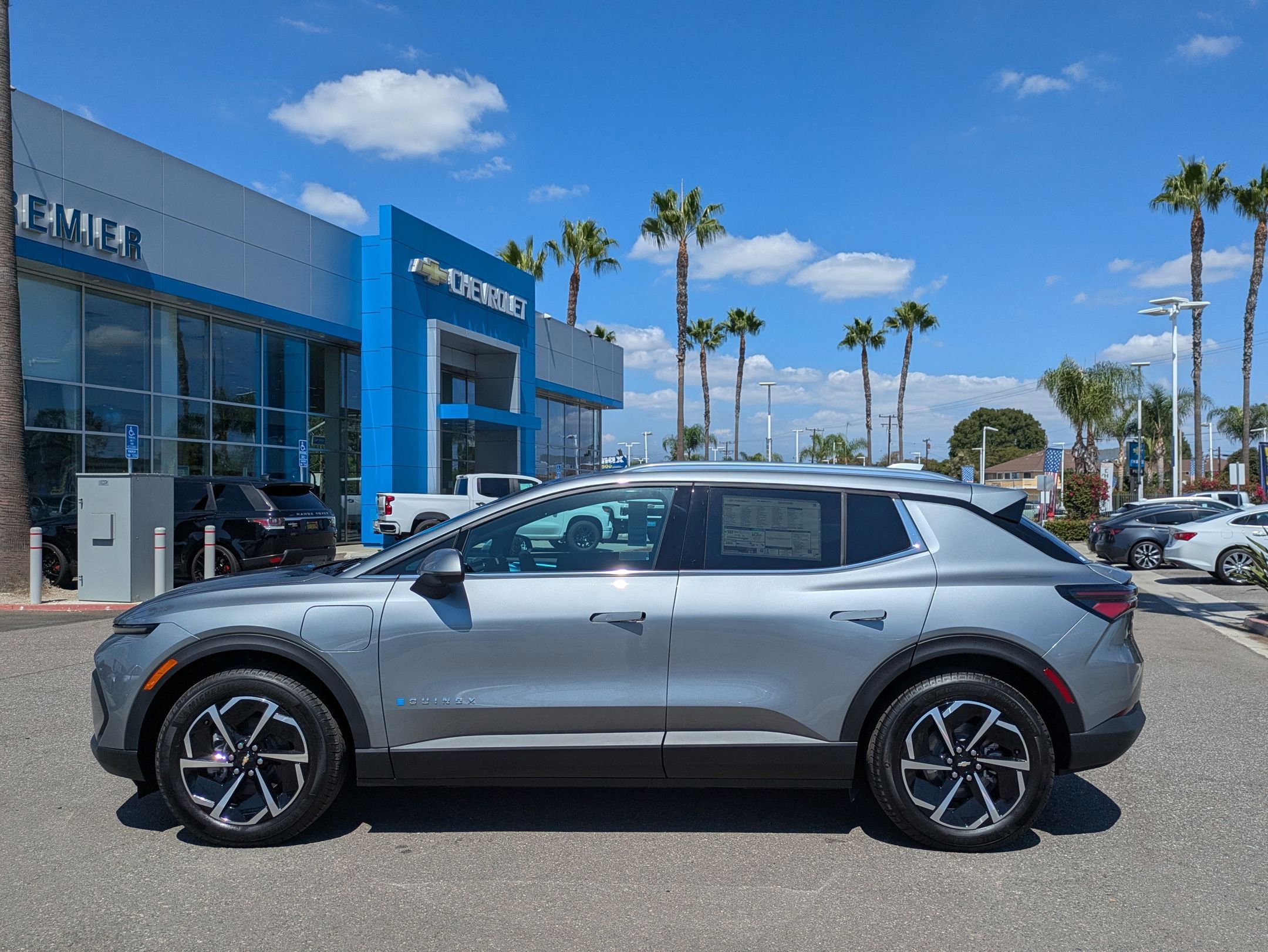2026 Chevrolet Equinox EV 1LT photo 2