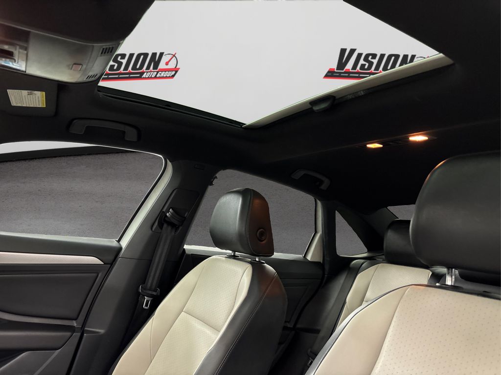 2019 Volkswagen Jetta R-Line photo 18