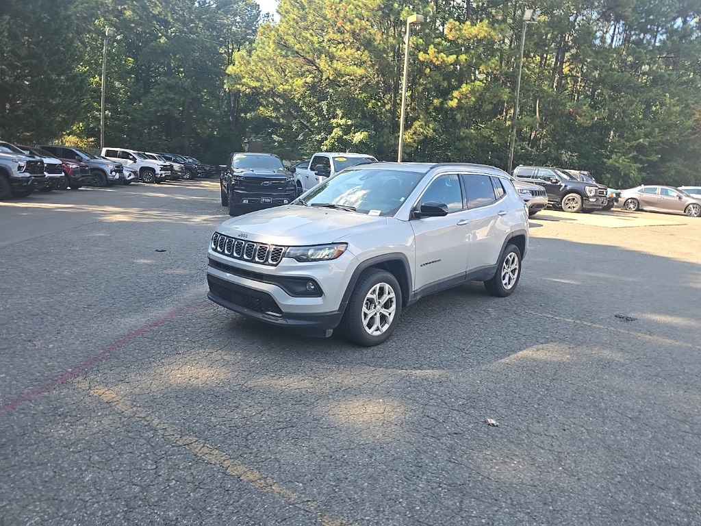 2024 Jeep Compass Latitude photo 10