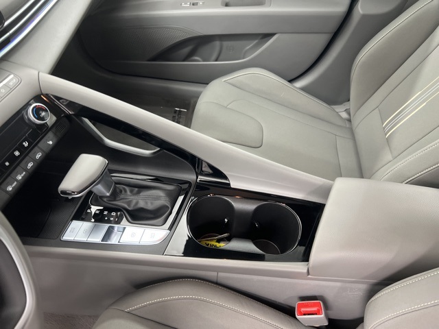 2024 Hyundai Elantra SEL Convenience photo 14
