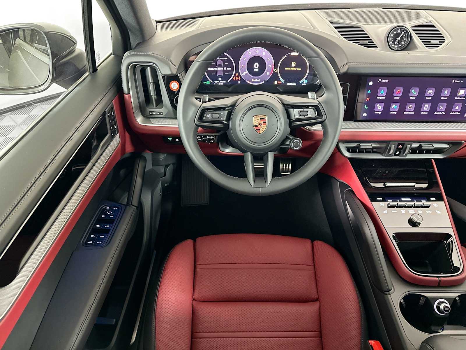 2025 Porsche Cayenne S photo 21