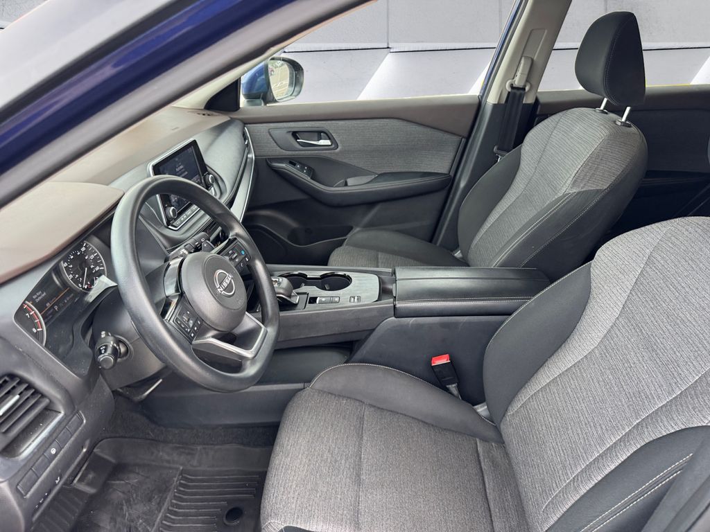 2023 Nissan Rogue SV photo 7