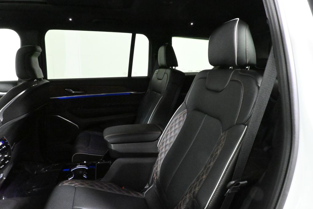 2025 Jeep Grand Cherokee L Summit photo 4