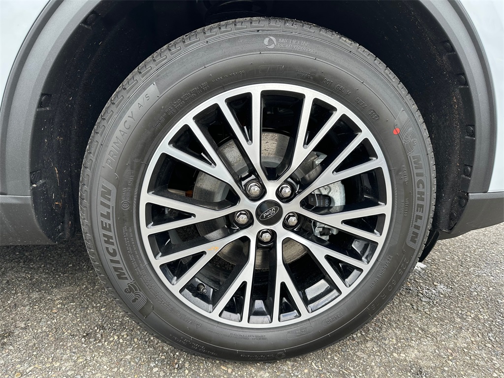 2025 Ford Escape Plug-In Hybrid Base photo 9