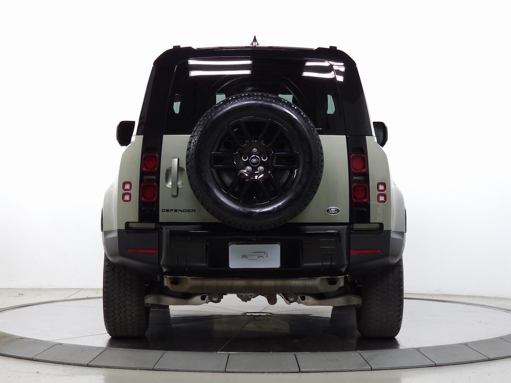 2023 Land Rover Defender 90 S photo 4