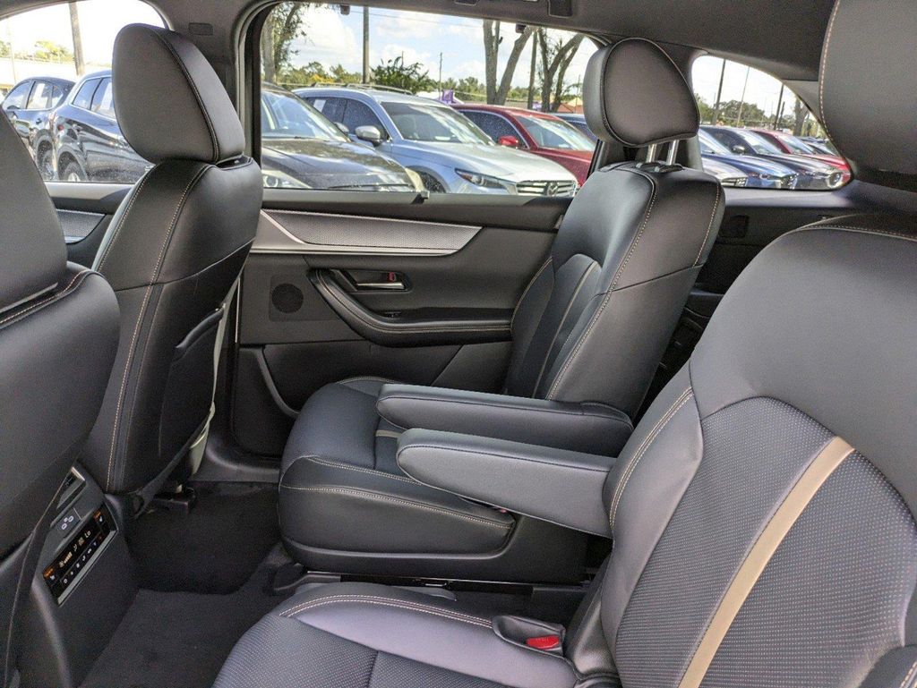 2025 Mazda CX-90 Plug-in Hybrid Premium Plus photo 15