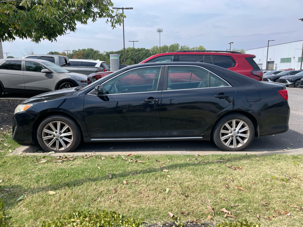 2013 Toyota Camry XLE photo 2