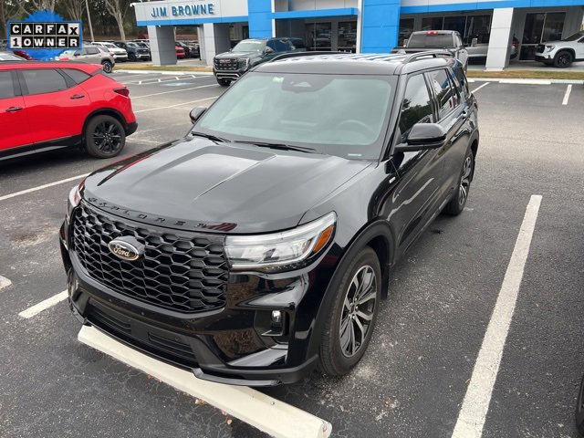 2025 Ford Explorer ST-LINE's photo