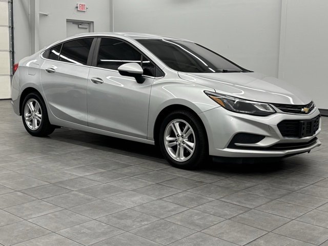 2016 Chevrolet Cruze LT's photo