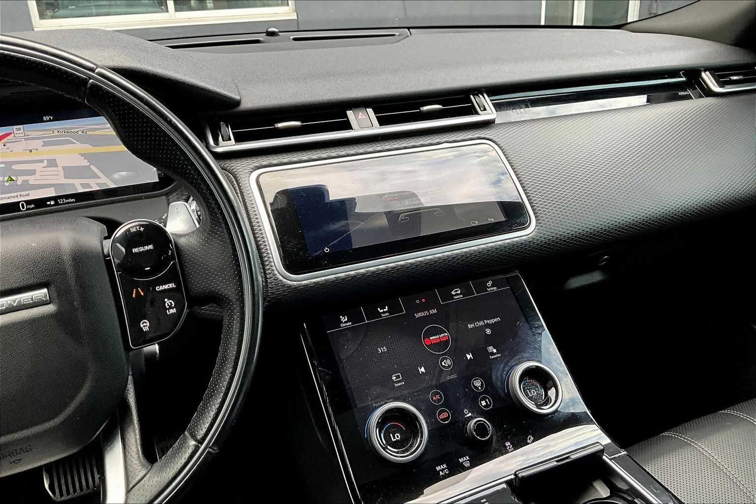 2018 Land Rover Range Rover Velar R-Dynamic SE photo 6