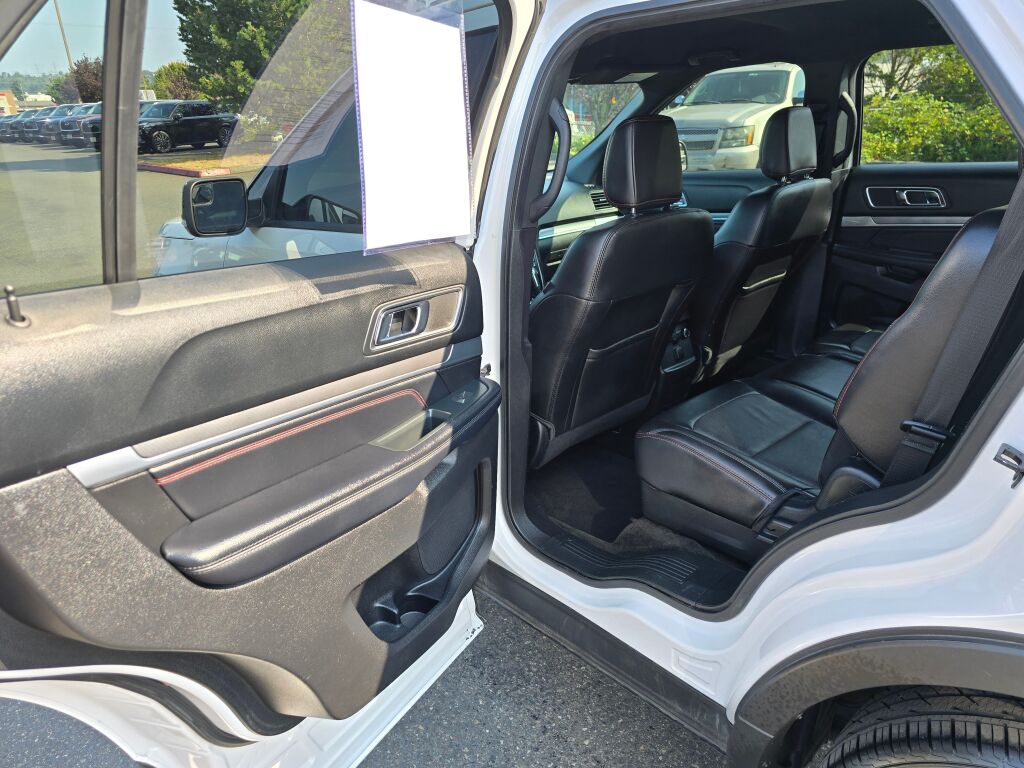 2018 Ford Explorer Sport photo 13