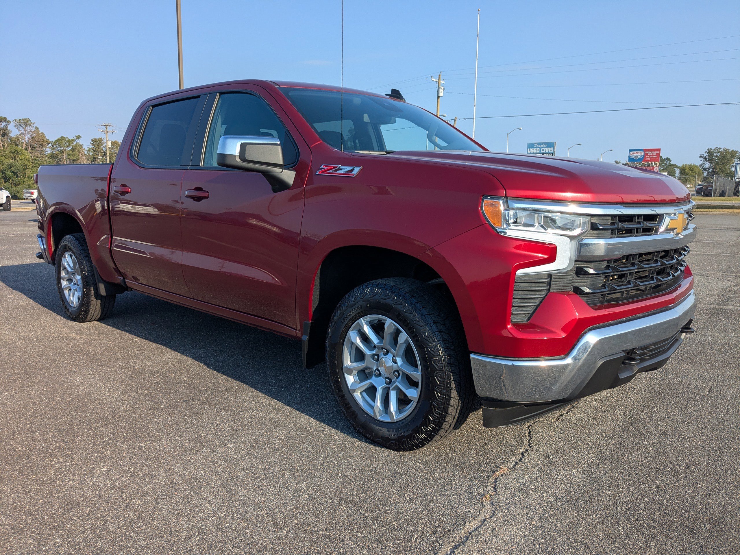 2024 Chevrolet Silverado 1500 LT's photo
