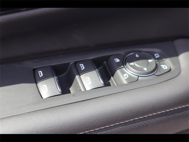 2025 Chevrolet Suburban Premier photo 9