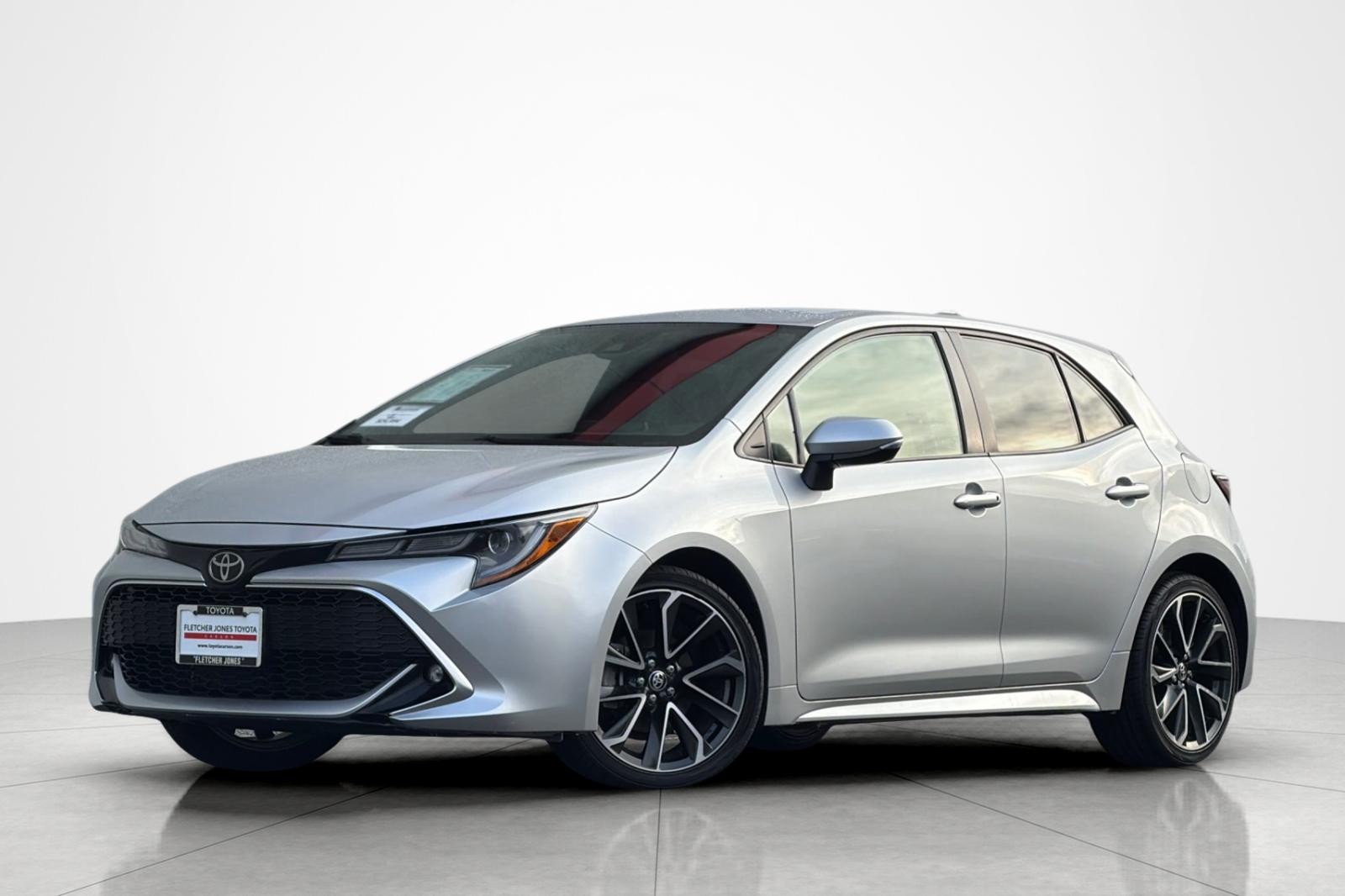 2021 Toyota Corolla Hatchback XSE's photo