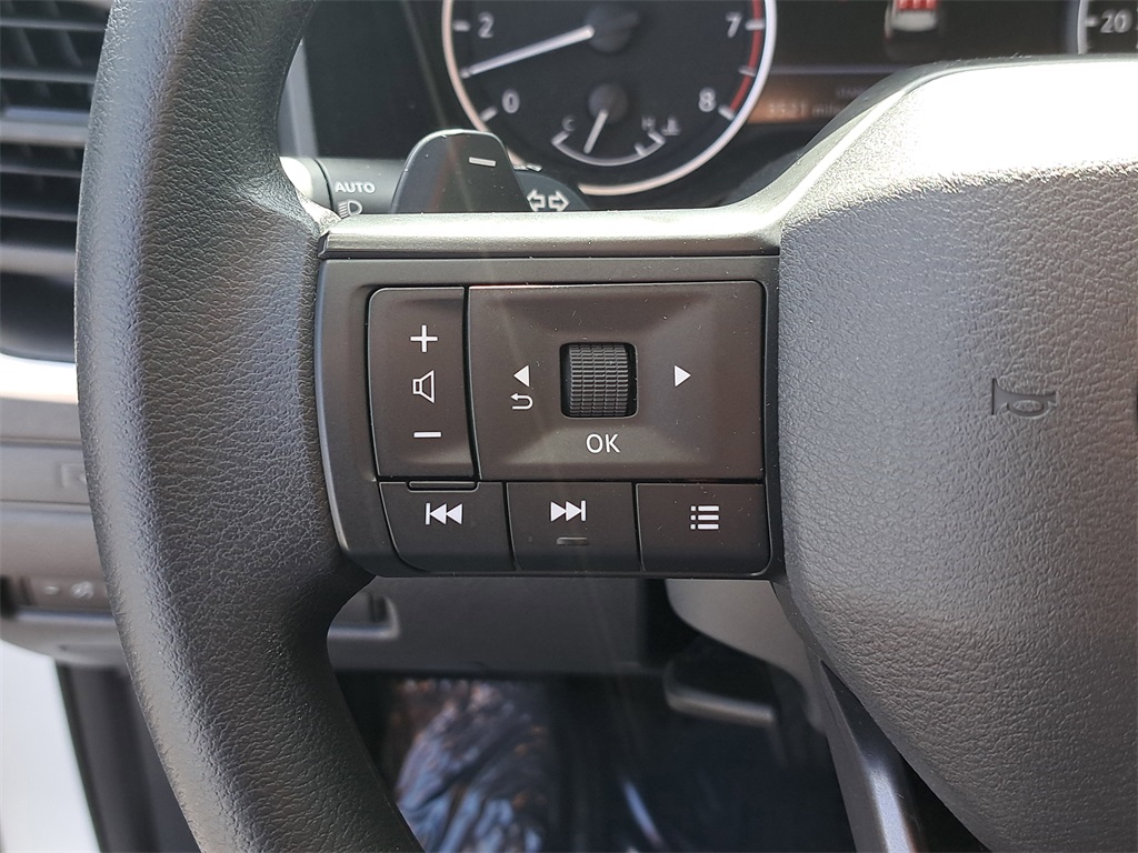 2025 Nissan Rogue S photo 22