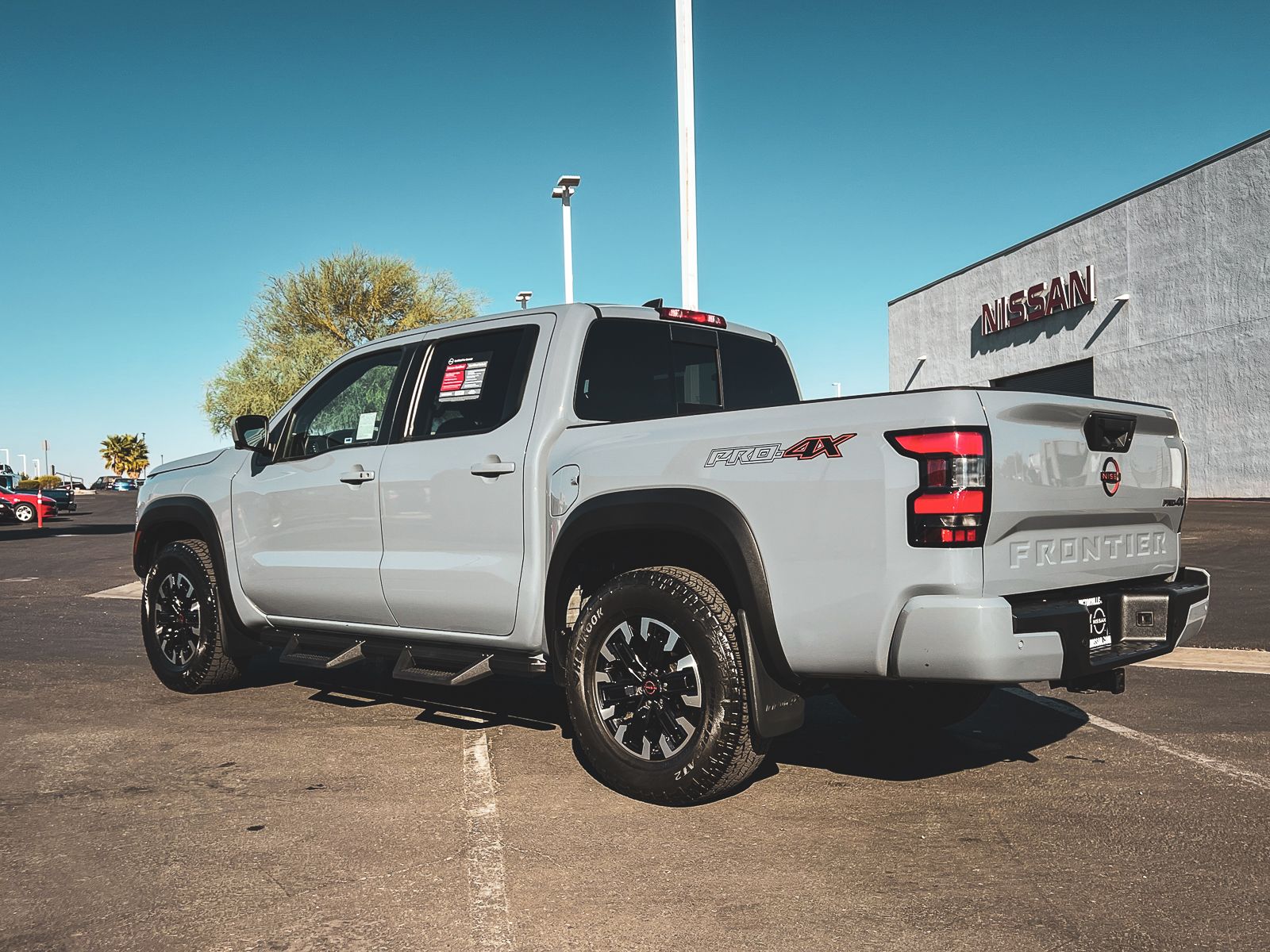 2023 Nissan Frontier PRO-4X photo 4